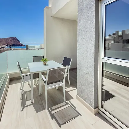 In With Fabulous Views *